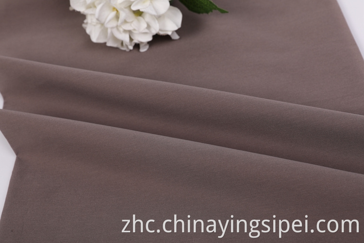 优质的编织固体布70%棉30%聚酯素布织物用于连衣裙